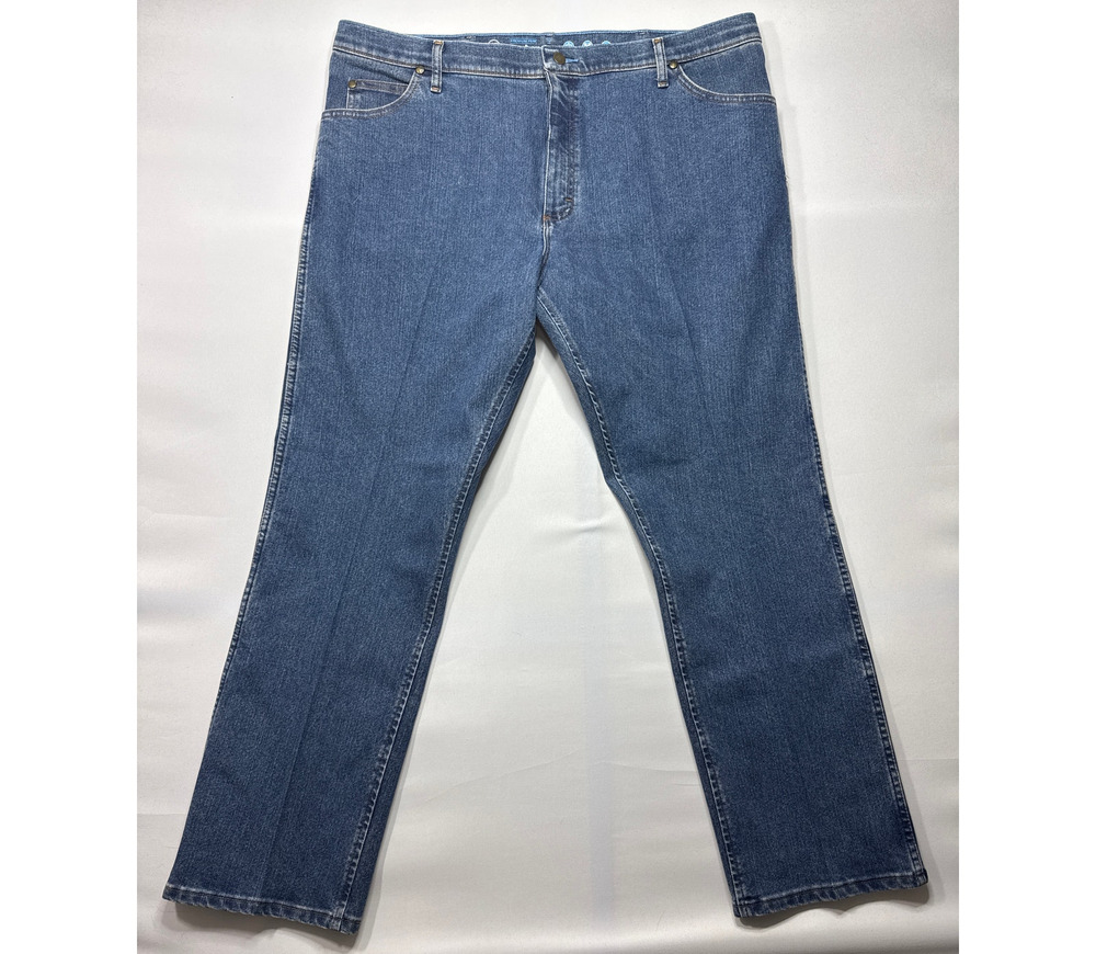 Wrangler Men's 47 Regular Fit Cowboy Cut Blue Jeans - Size 42x30 (43x32.5)